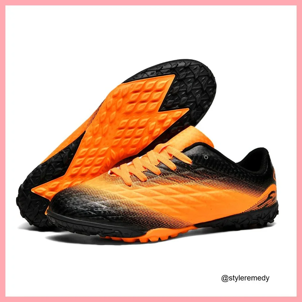 Faux Leather Indoor Soccer Shoes with Gum Rubber Sole for Futsal